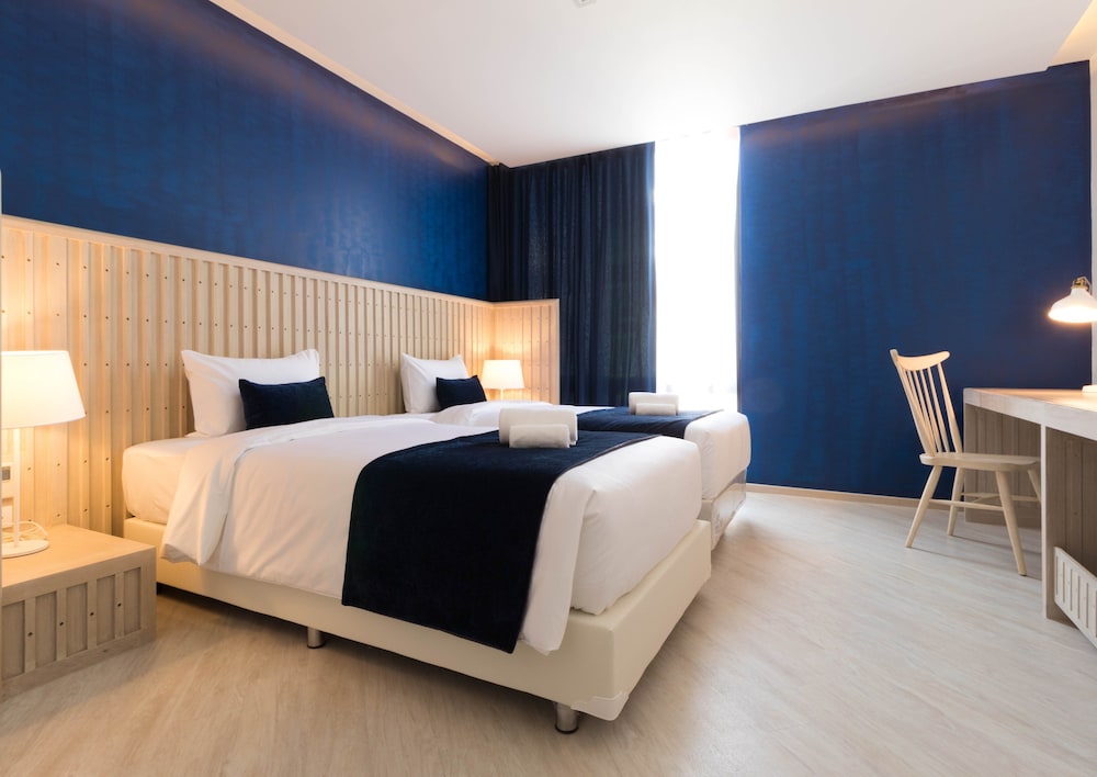 Klub Hotel Bangkok 18/65