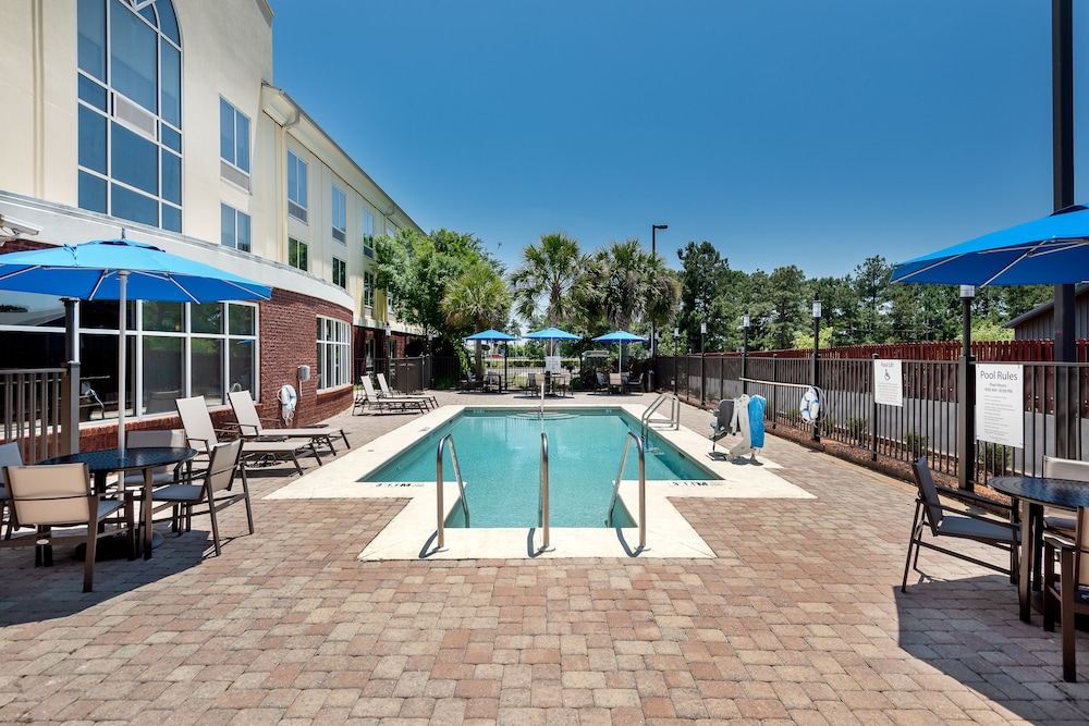 Holiday Inn Express Hotel & Suites Daphne 42/74