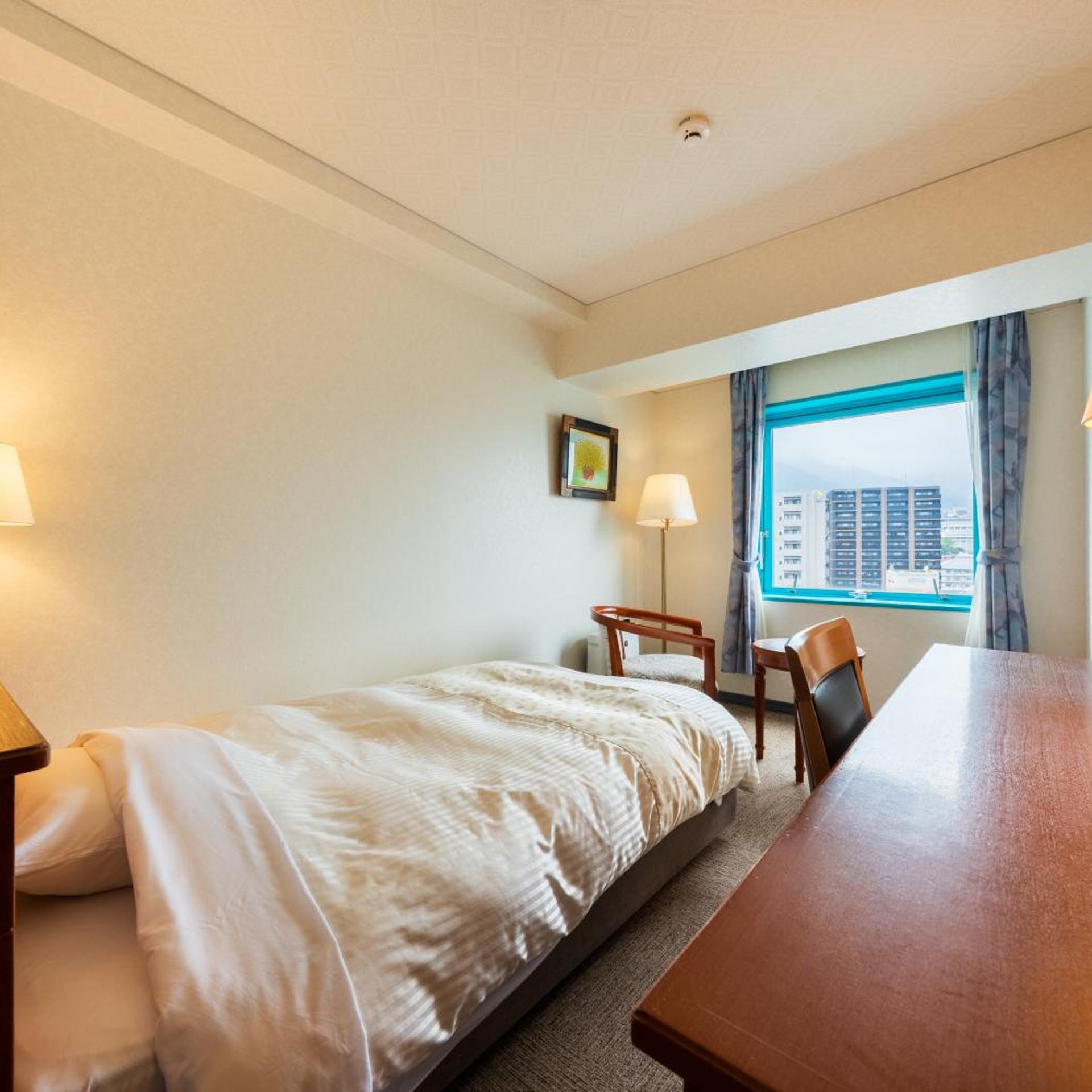 Room, Semi Double Bed