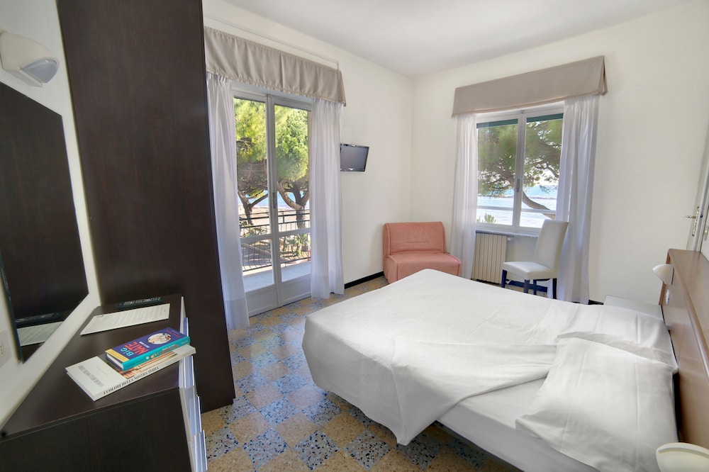 HOTEL MAYOLA 52/73