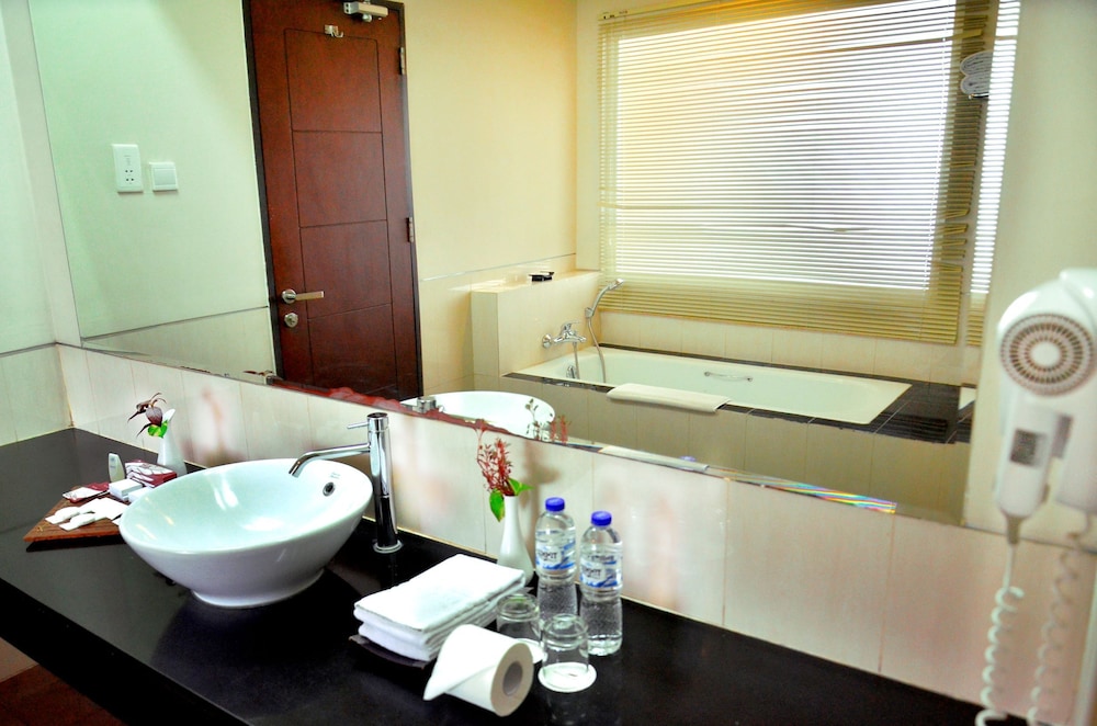 Padjadjaran Hotel 10/70