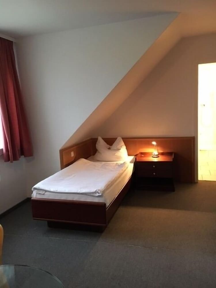 Erbenholz Hotel and Restaurant 10/40