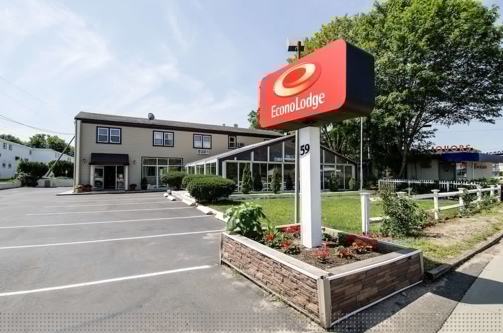 Econo Lodge West Yarmouth on Cape Cod 1/38