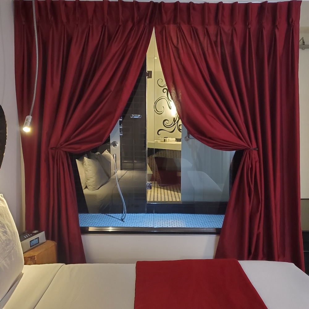 Hotel Chez Swann 50/72