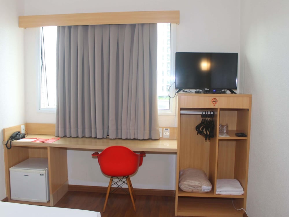 Ibis Florianopolis 54/65