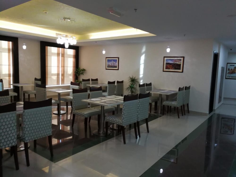 Golden Tulip Headington Ruwi Hotel 55/80