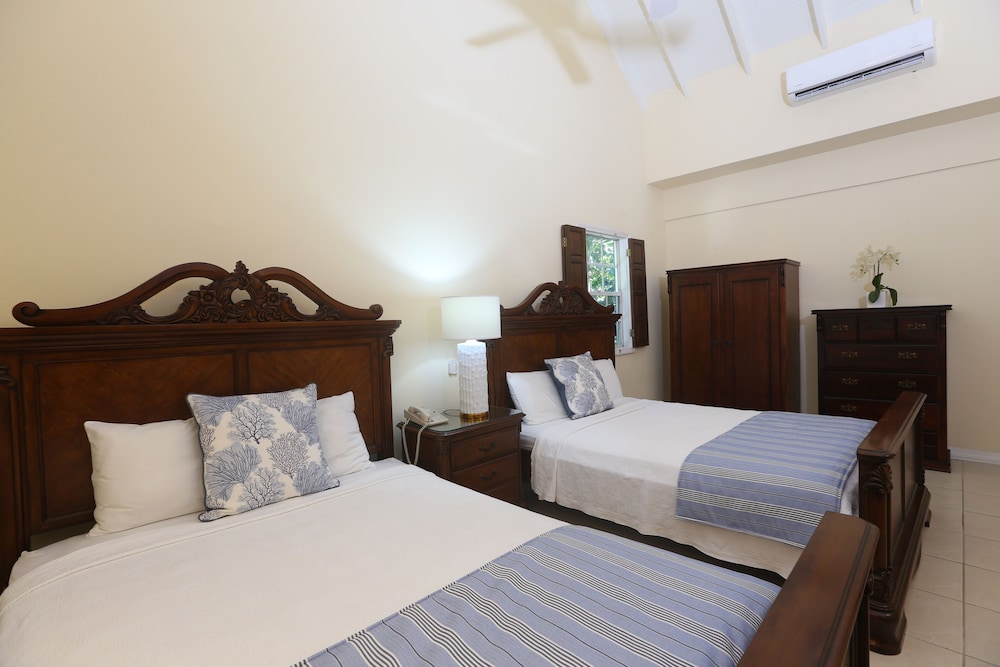 Villa Beach Cottages 19/50