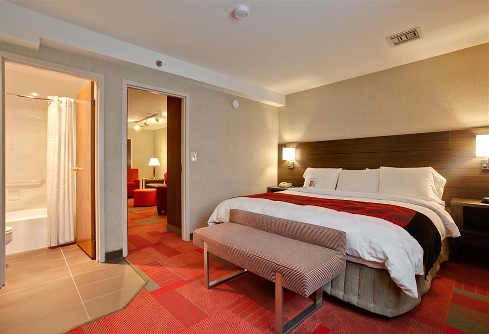 Radisson Hotel Madison 6/43