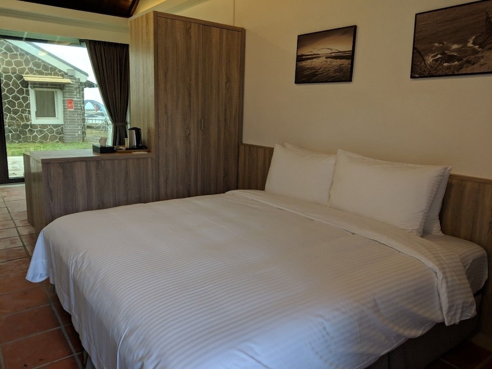 PENGHU BAY RESORT 6/45