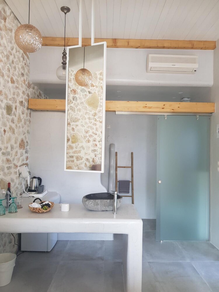 Agorastos Boutique Hotel 48/50