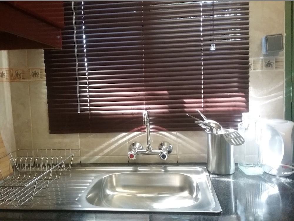 شقة بسريرين منفصلين بغرفة نوم واحدة، Masikiro Self-Catering Units 9/10