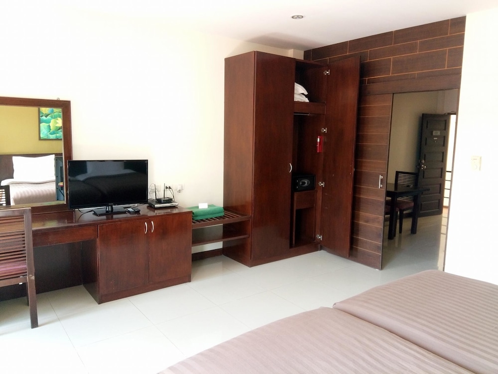 Kamala Beachfront Apartment 56/70