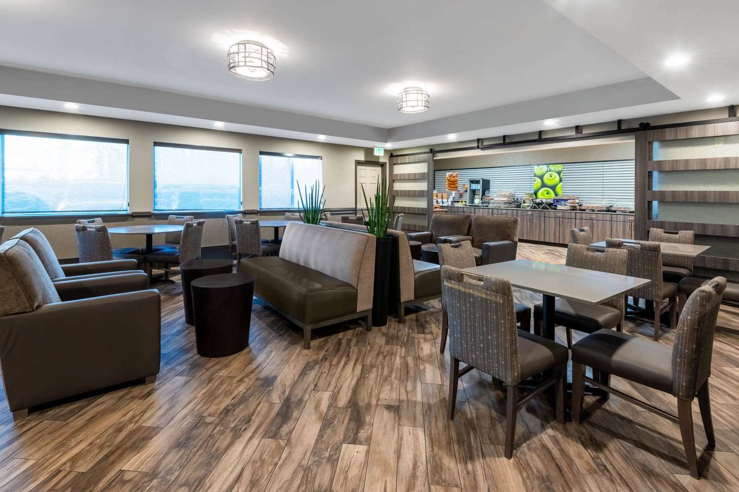 La Quinta Inn & Suites by Wyndham Fairbanks Airport 33/50