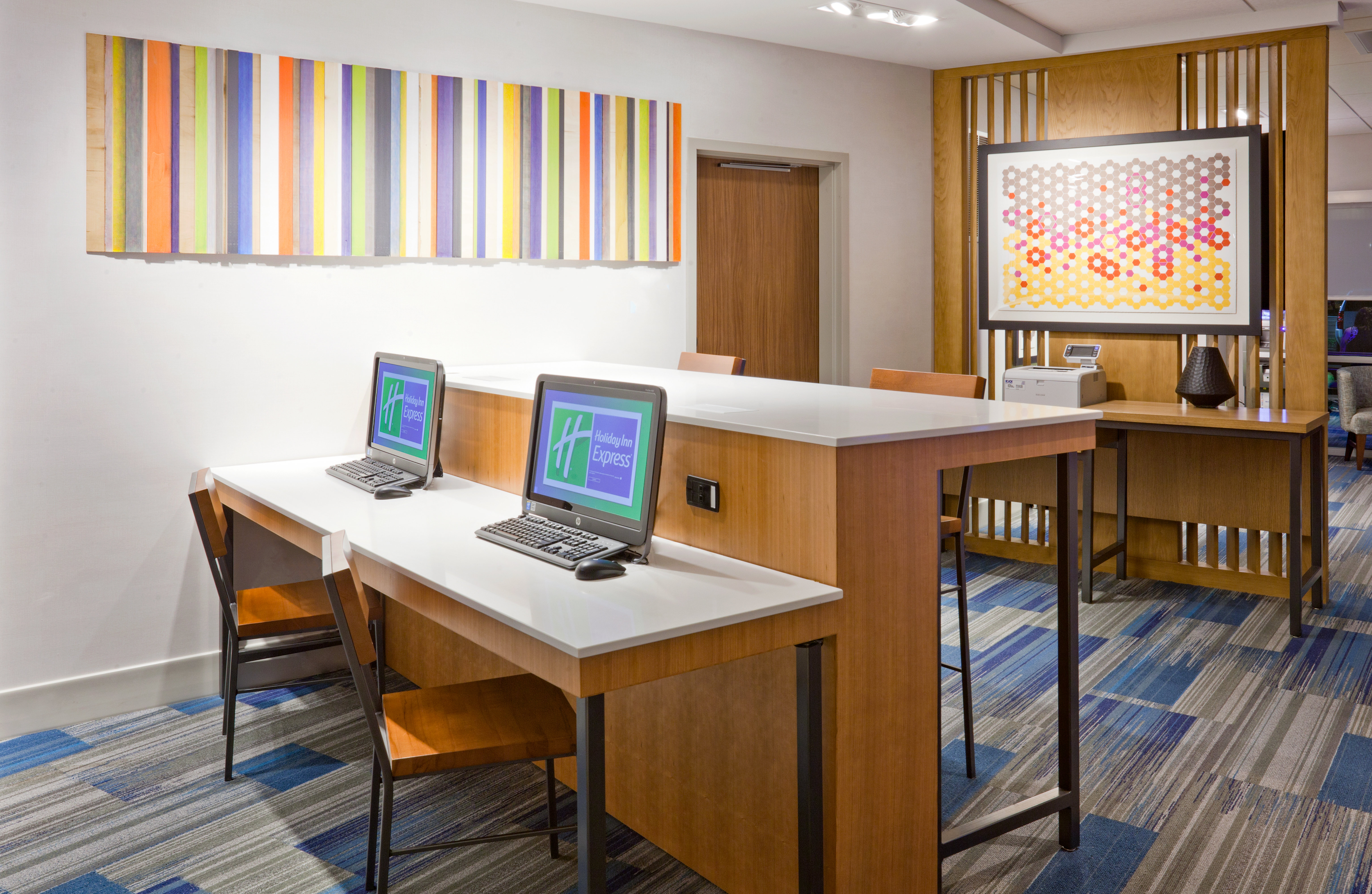 Holiday Inn Express And Suites Des Moines Downtown 48/55