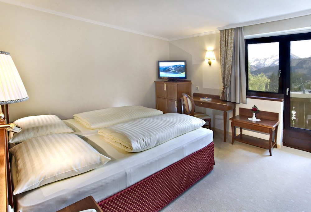 Suite, Double Bed, Lake View, Balcony