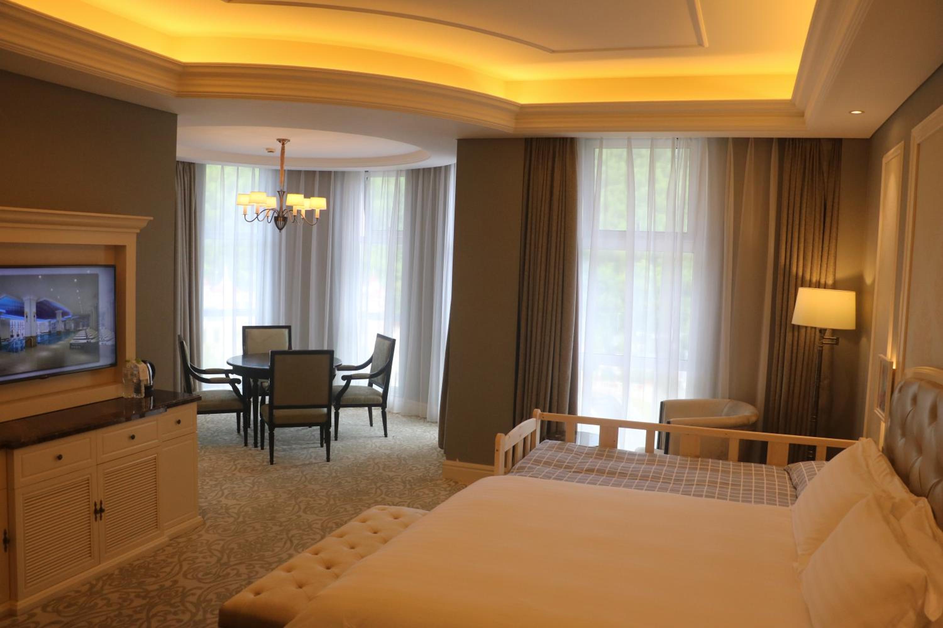 Yinrun Jinjiang Castle Hotel 11/33