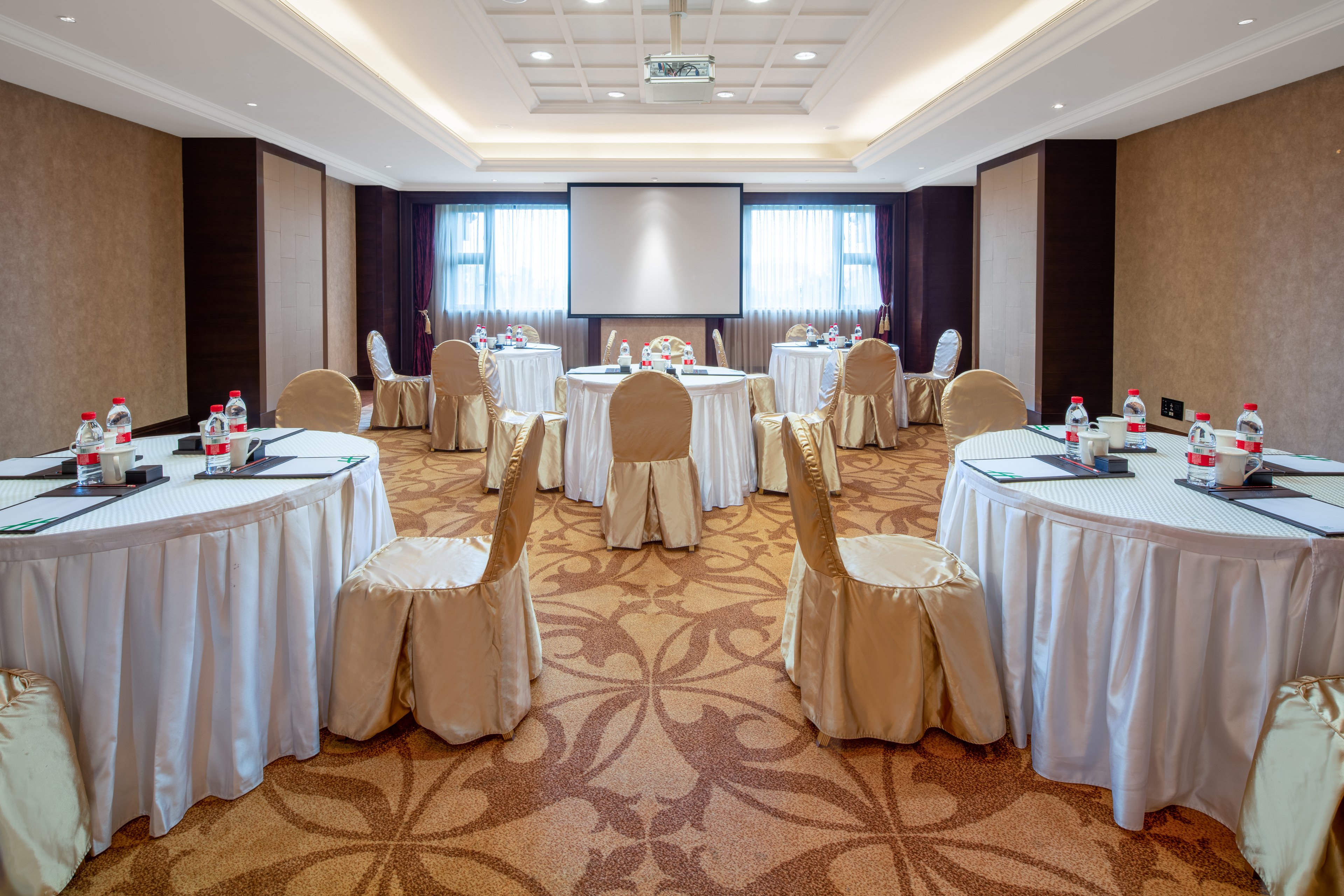 Holiday Inn Guangzhou Airport Zone 64/70