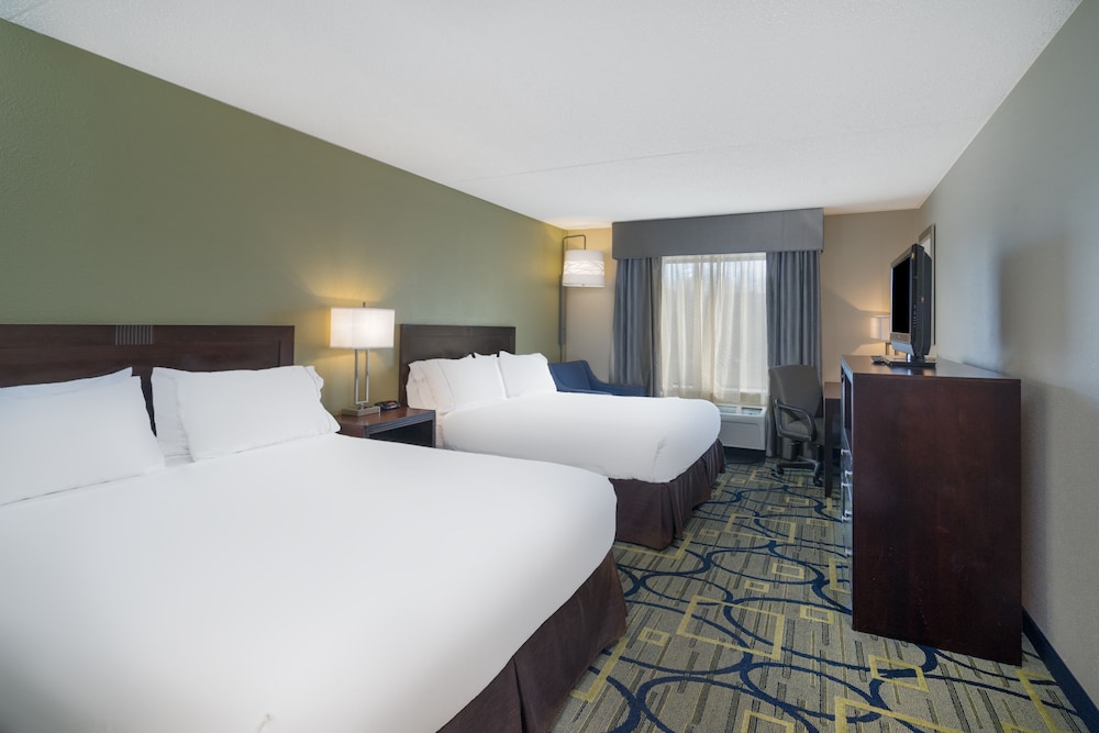 Holiday Inn Express Hotel Suites Easton 22/63