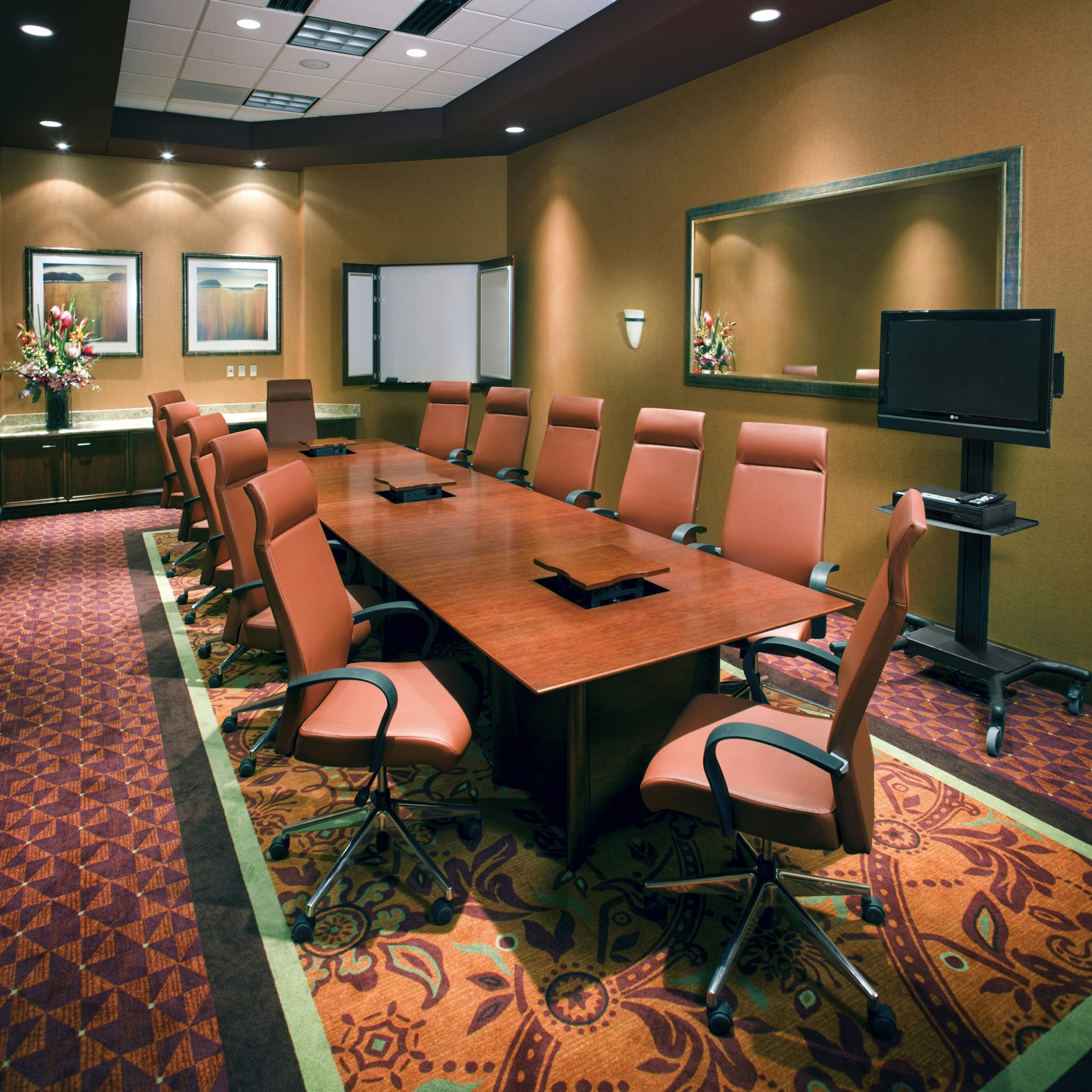 Embassy Suites By Hilton E Peoria Riverfront Conf Center 50/60