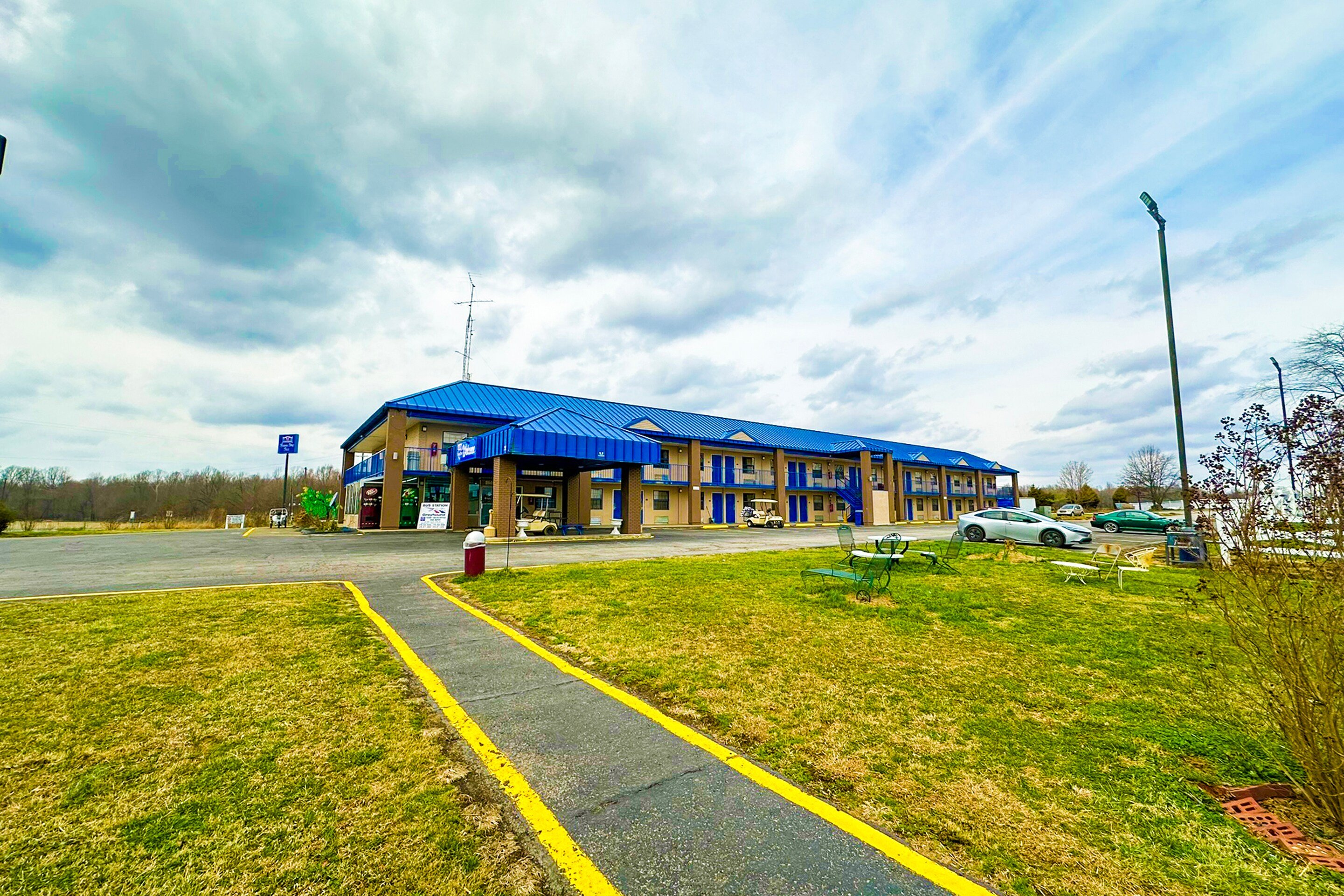 Happy stay inn Madisonville I-69 13/26