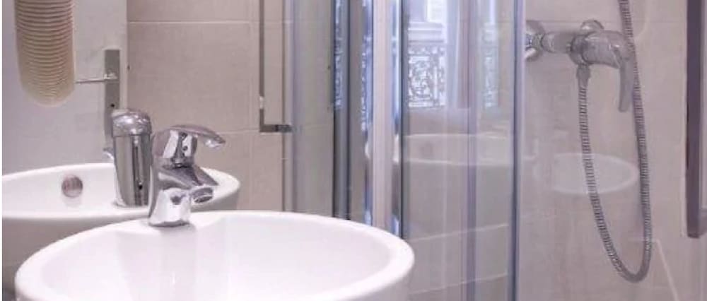 Hotel Le Compostelle 38/43