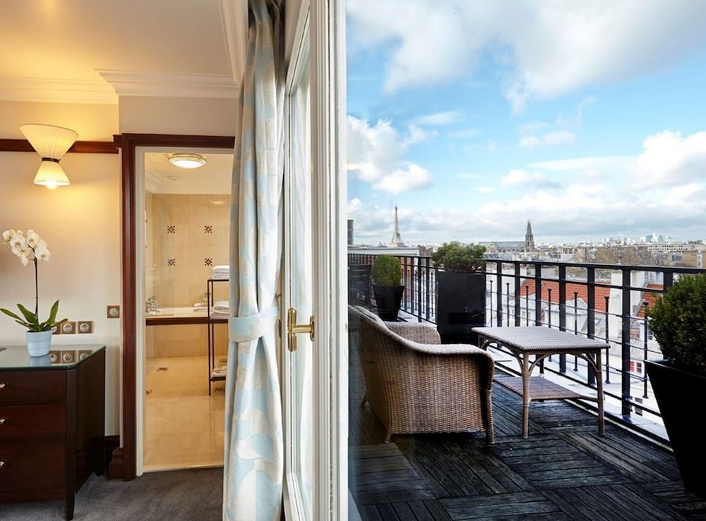 Hotel Pont Royal 7/68