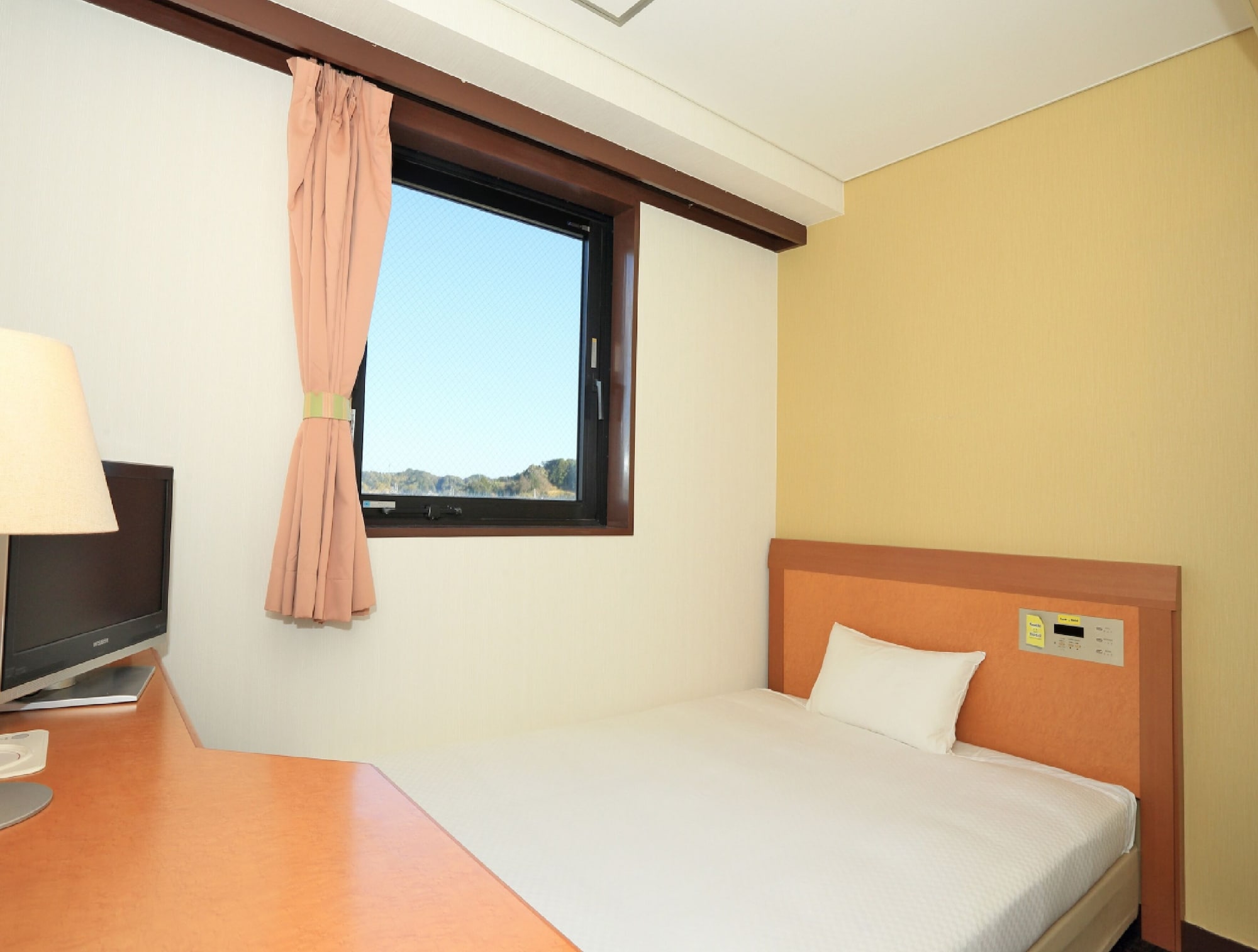 Semi Room, Semi Double Bed