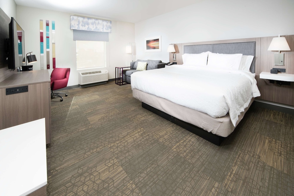 Hampton Inn and Suites Santa Maria 9/48
