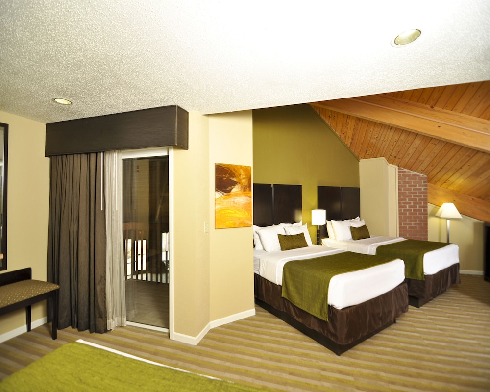 Best Western Norwalk 10/31