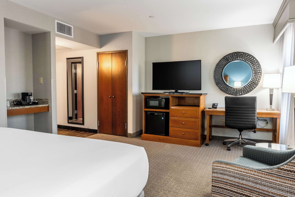 Drury Plaza Hotel Broadview Wichita 17/50