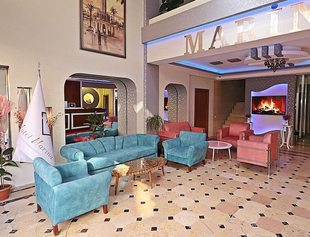 Marina Hotel 19/24
