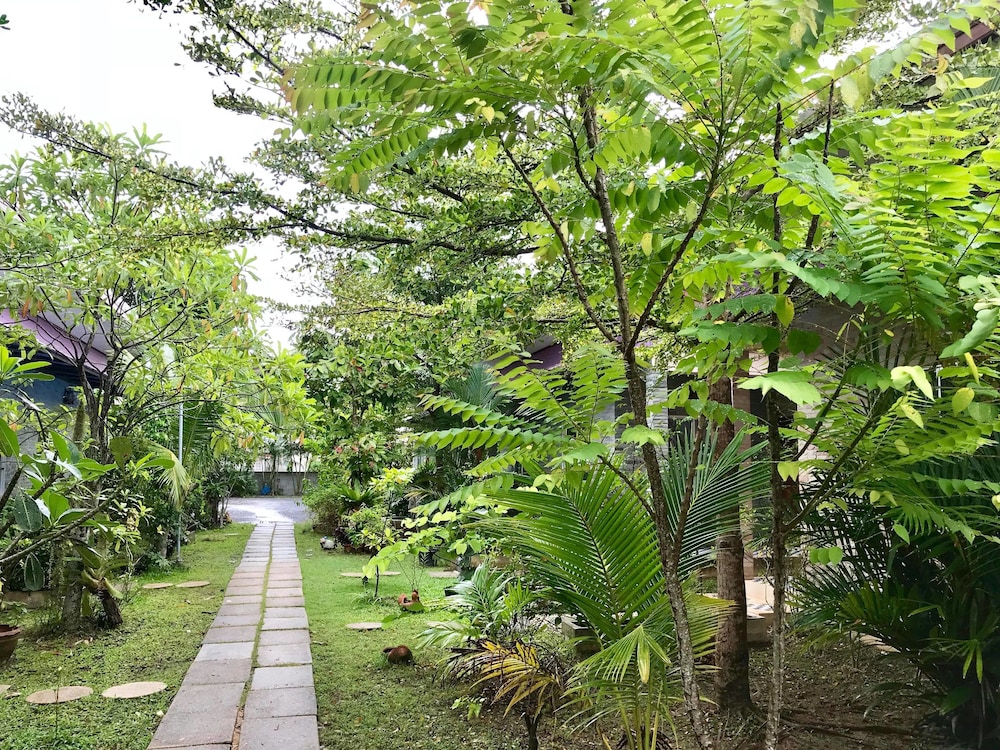 Canal Resort 60/69