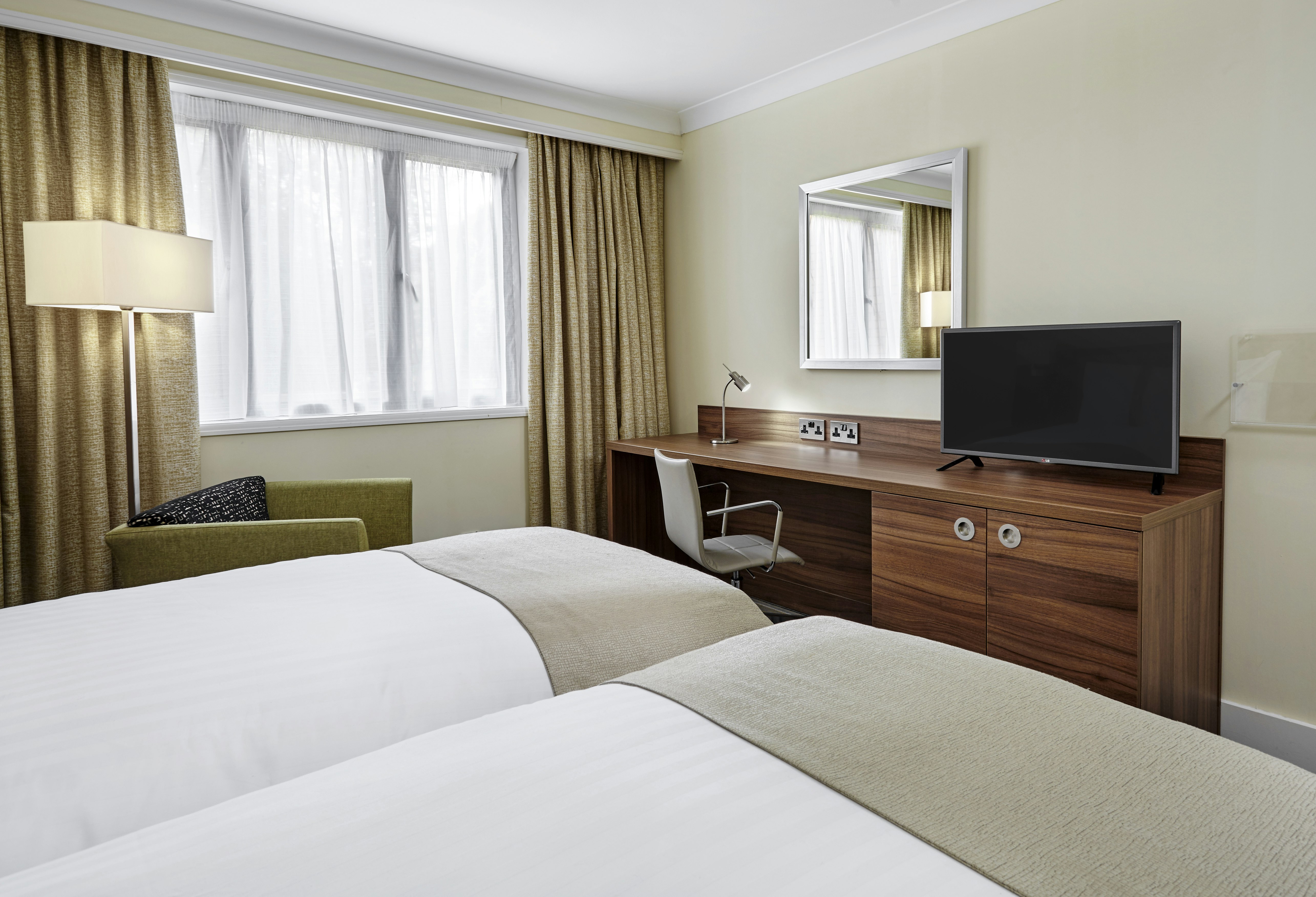 Holiday Inn Cardiff North M4 Jct 32, an IHG Hotel 9/27