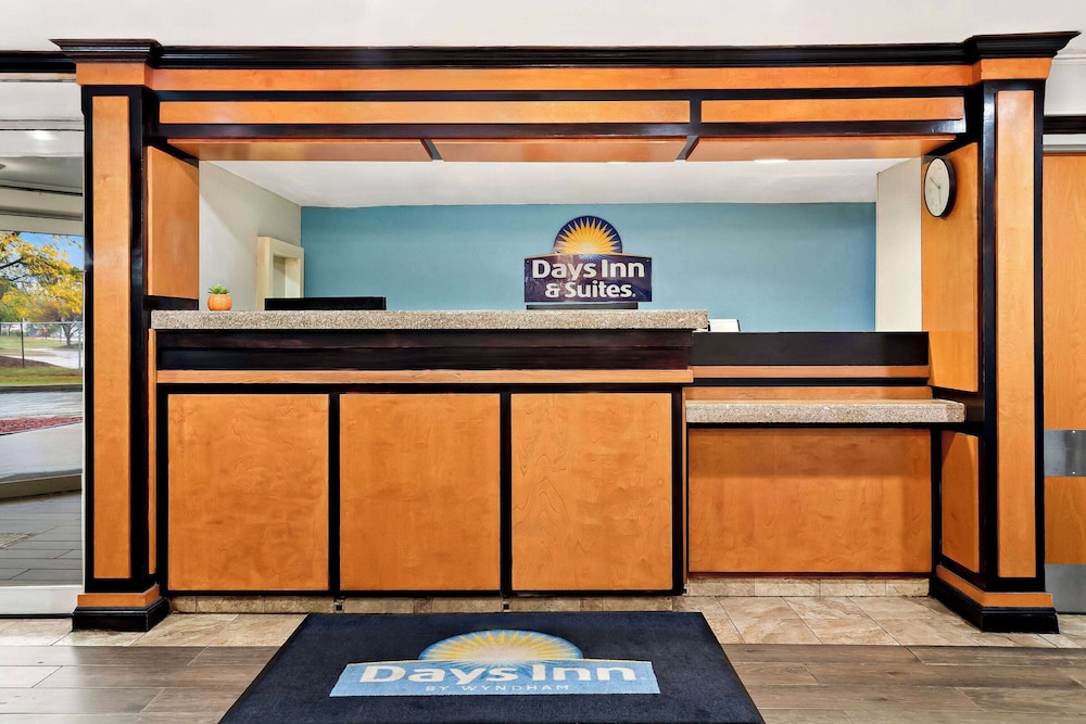 Days Inn & Suites by Wyndham Warren 7/38