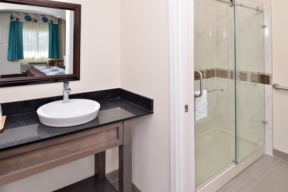 Americas Best Value Inn Suites Houston/Hwy 6 Westpark 10/23