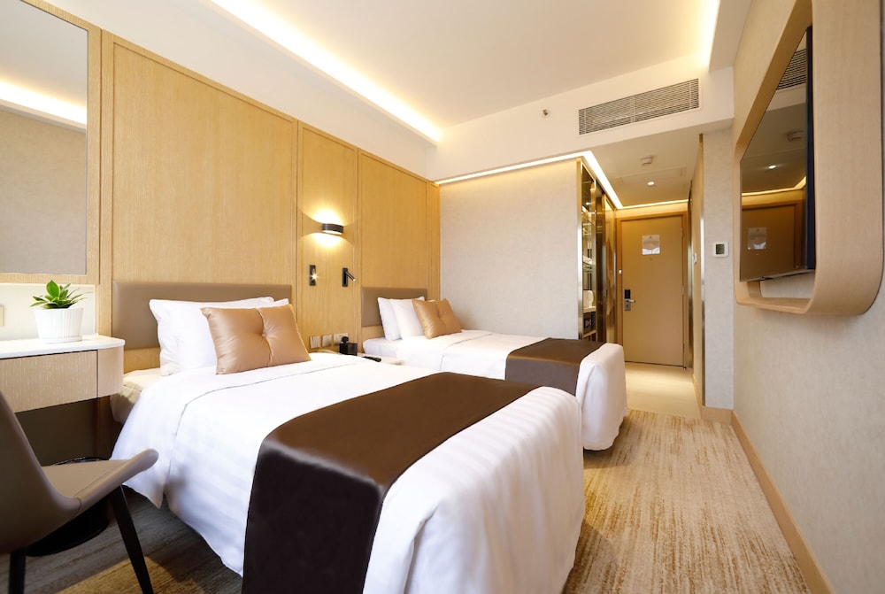 City, Twin Beds, with View, Club Floor