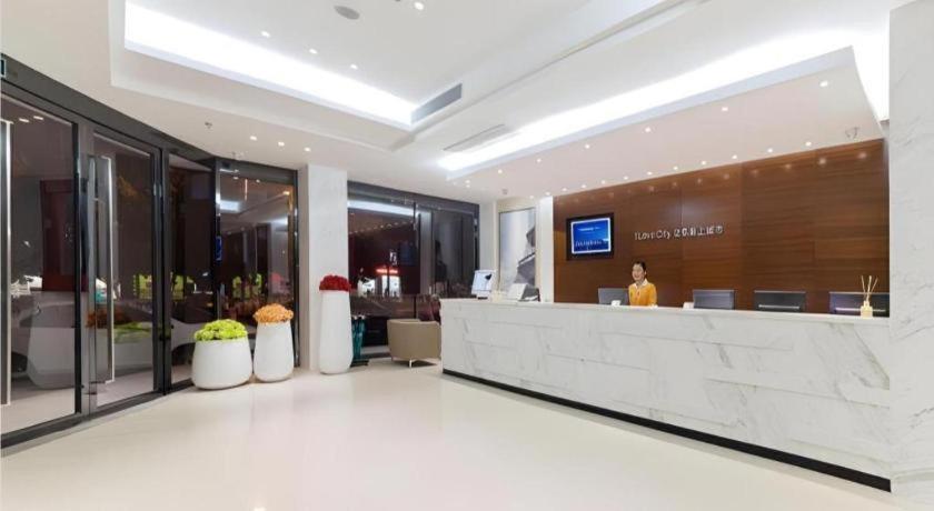 City Comfort Inn (Maoming High Speed Railway Station Wenming Road) 17/57
