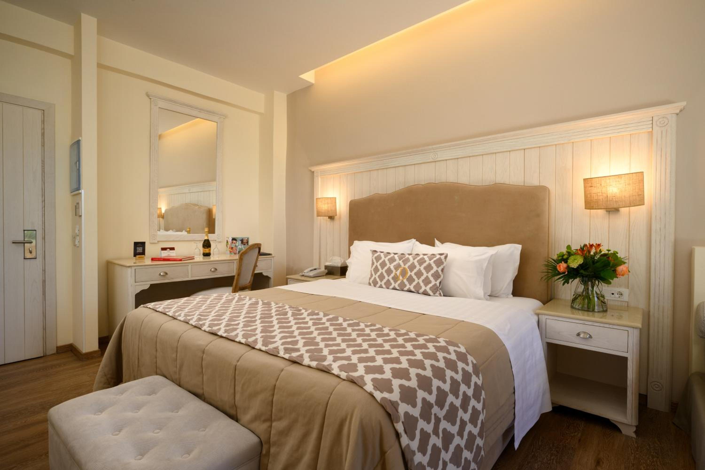 Suite, Double Bed