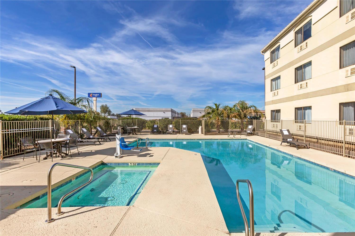 Comfort Inn Phoenix Central City 3/12