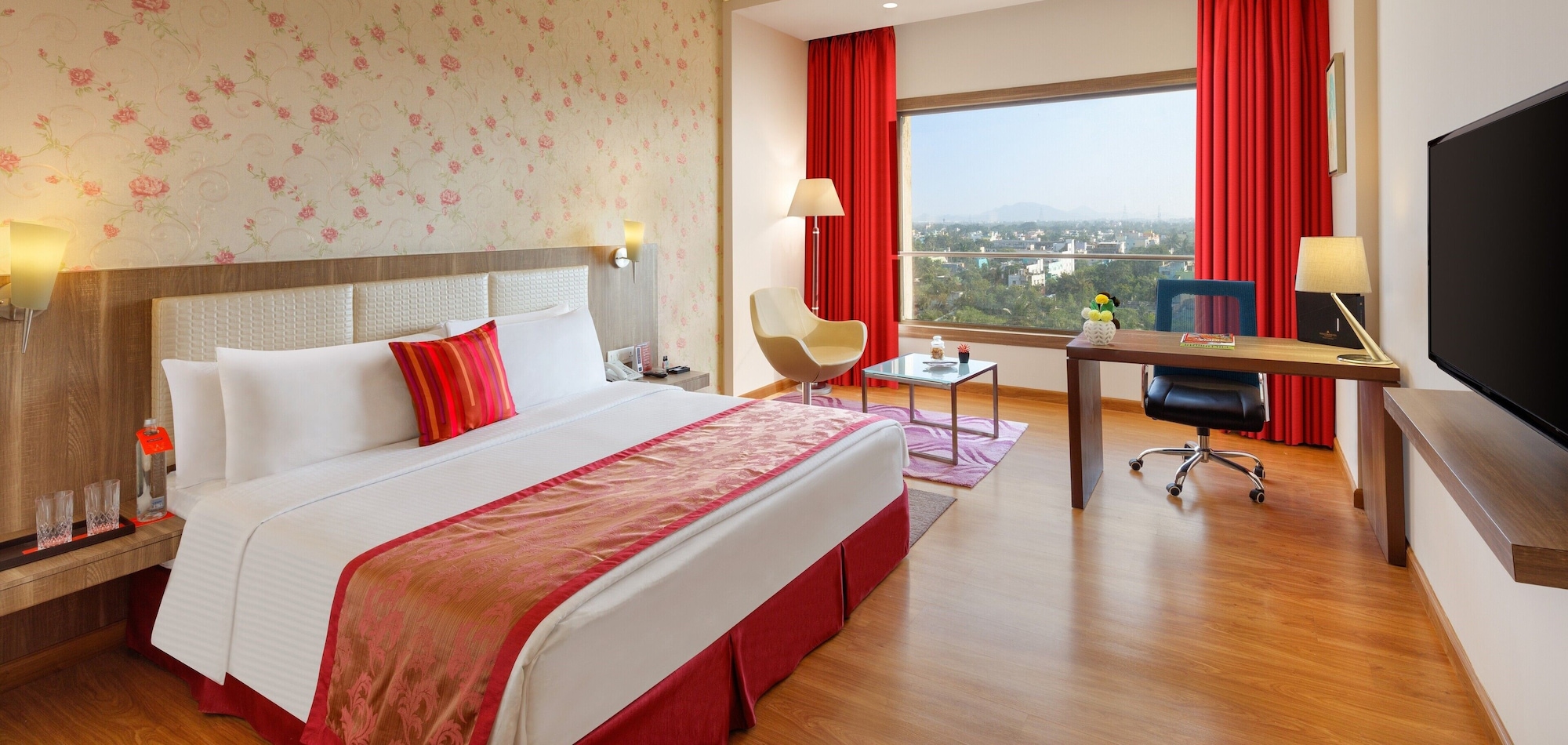 CLUB, DELUXE, KING BED