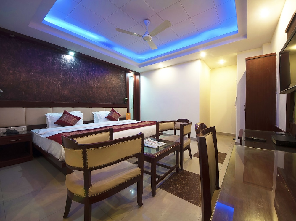 Hotel Rama Inn 8/20