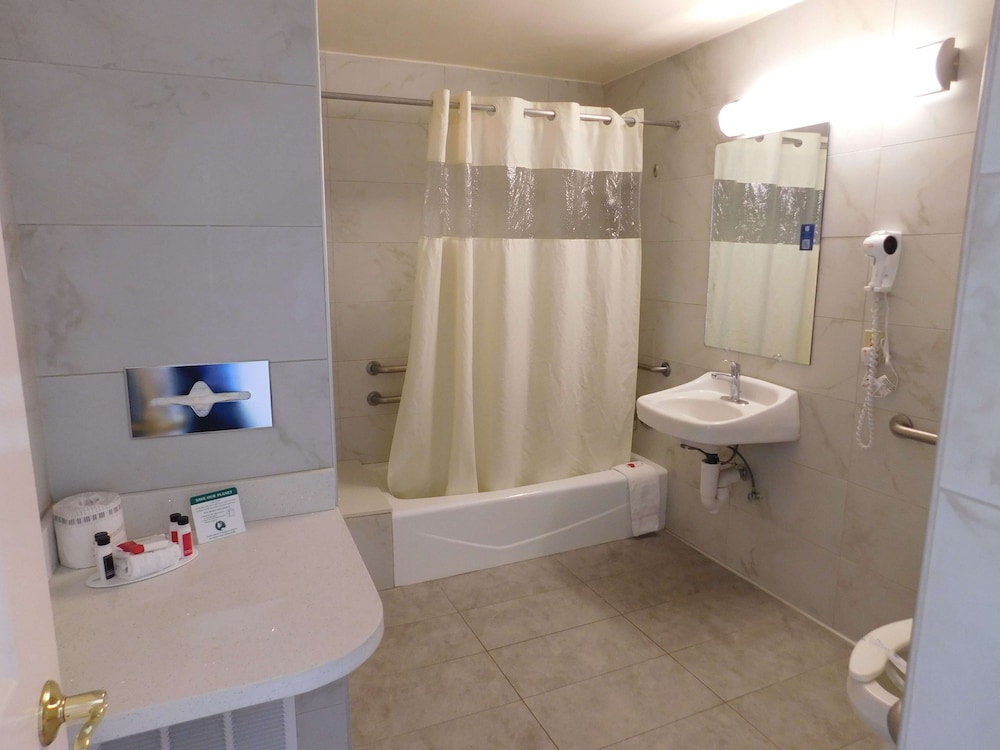 Days Inn by Wyndham Novato/San Francisco 22/50