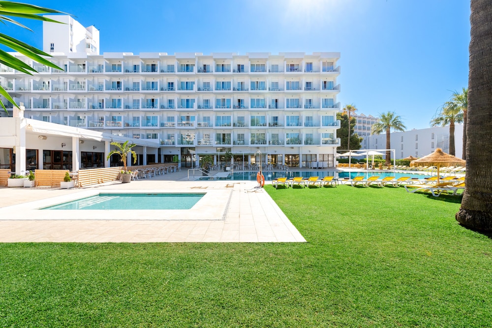 Hotel San Fermin by Dorobe 10/67