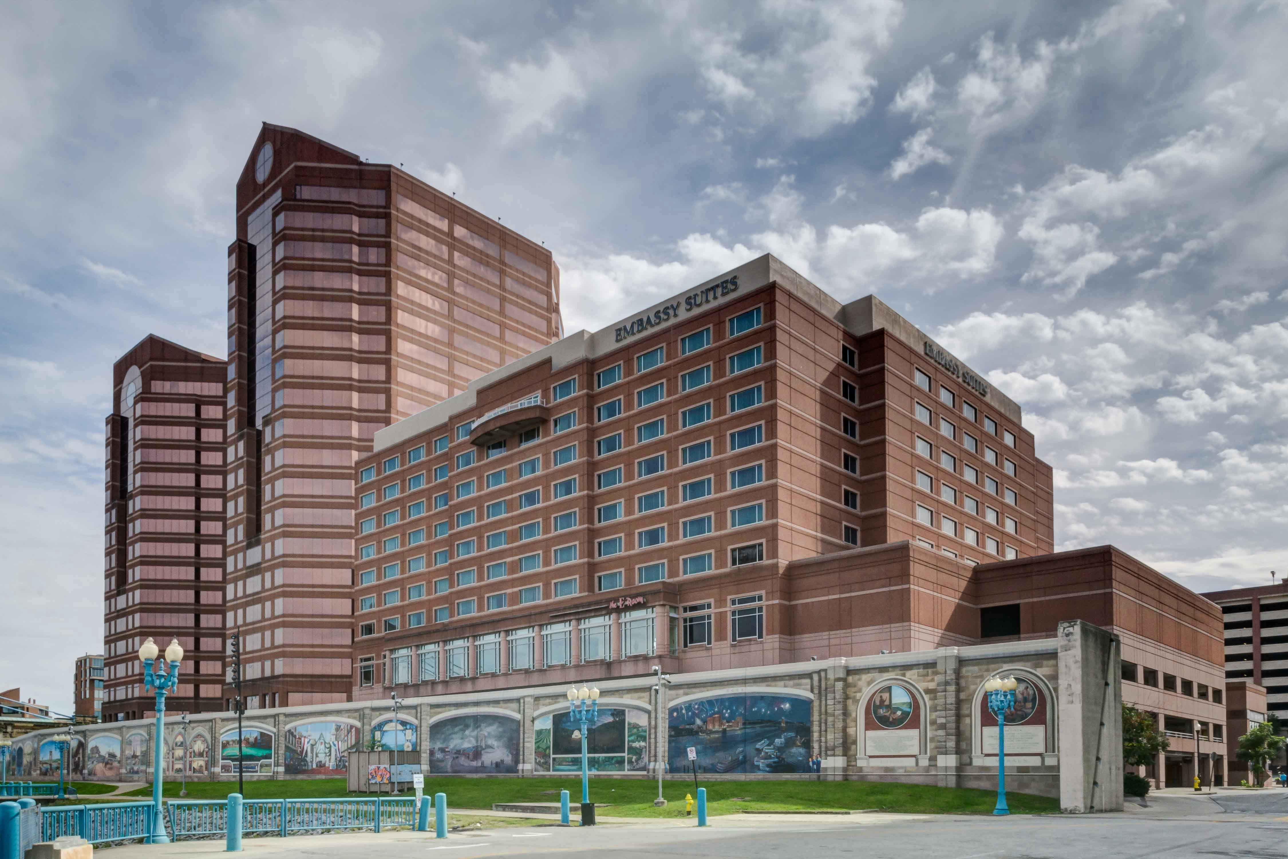 Embassy Suites By Hilton Cincinnati Rivercenter 7/53