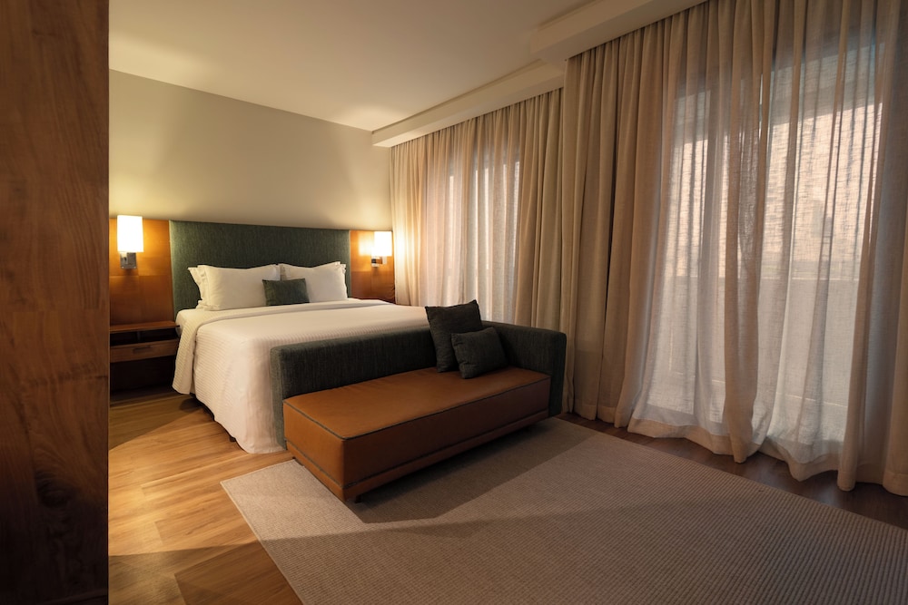 COMFORT, STUDIO, SUITE