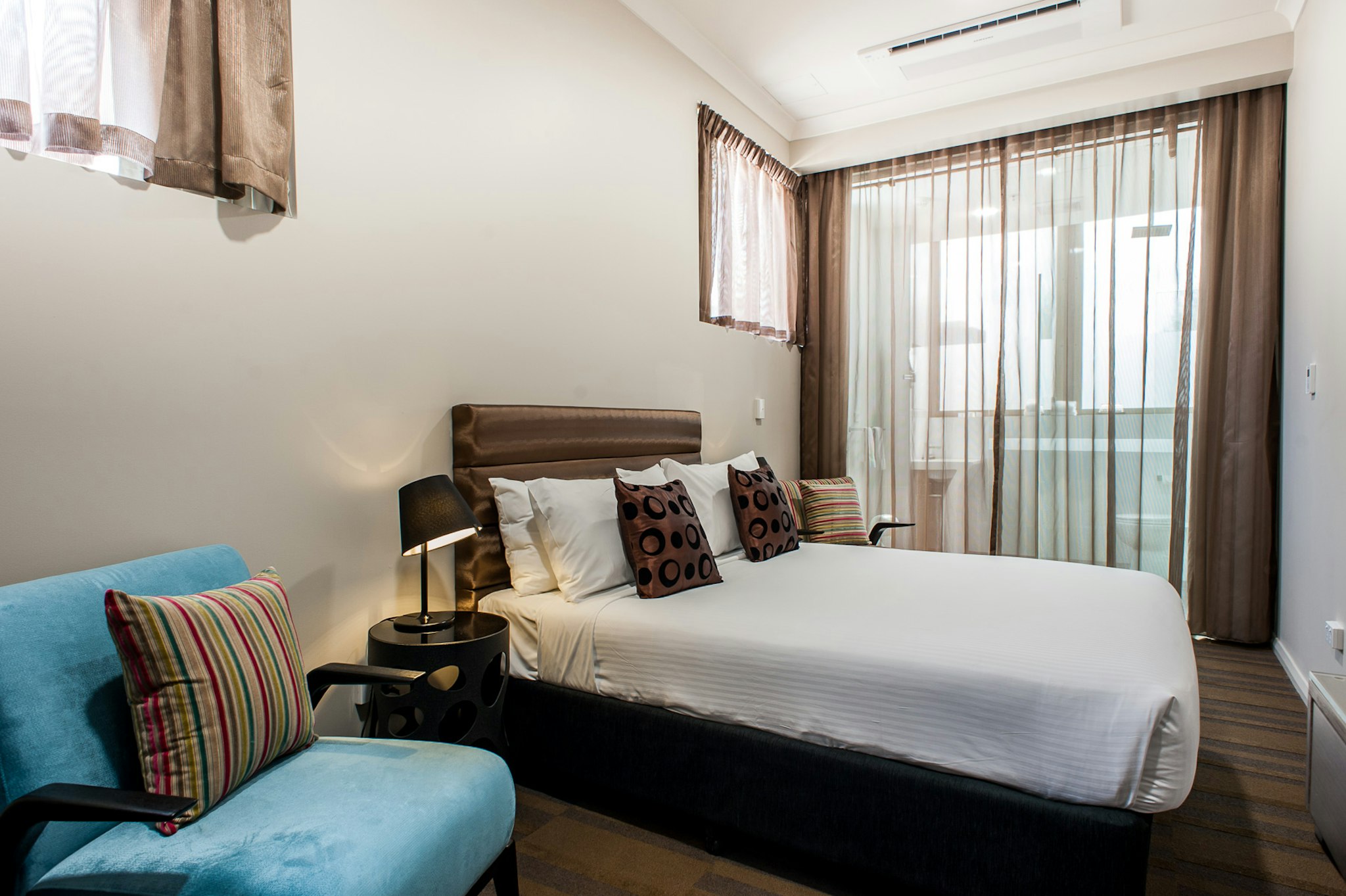 57 HOTEL 8/46
