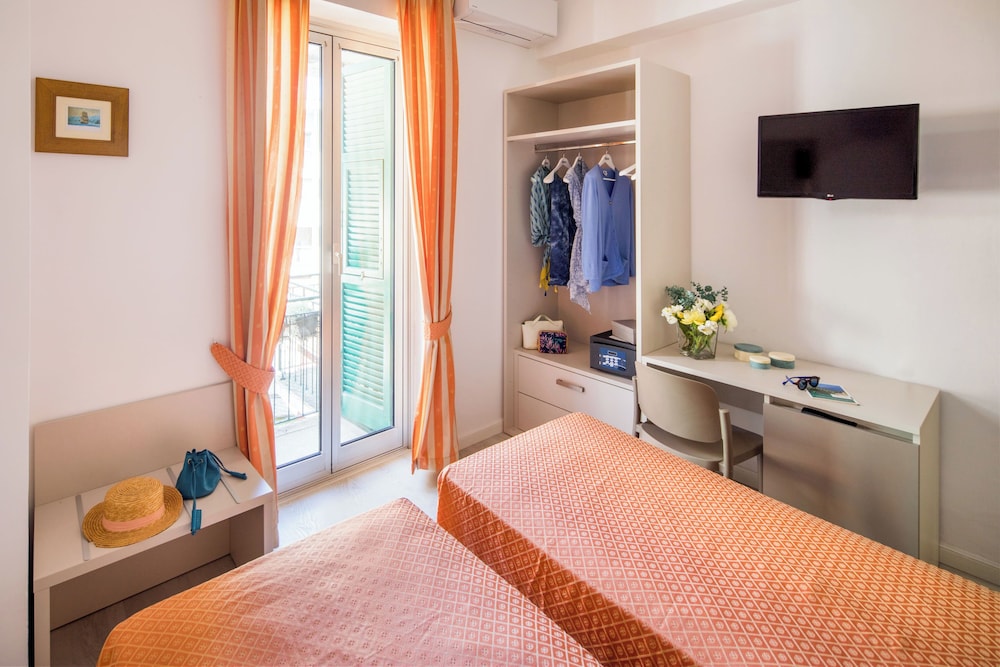 Albergo La Piazzetta 25/50