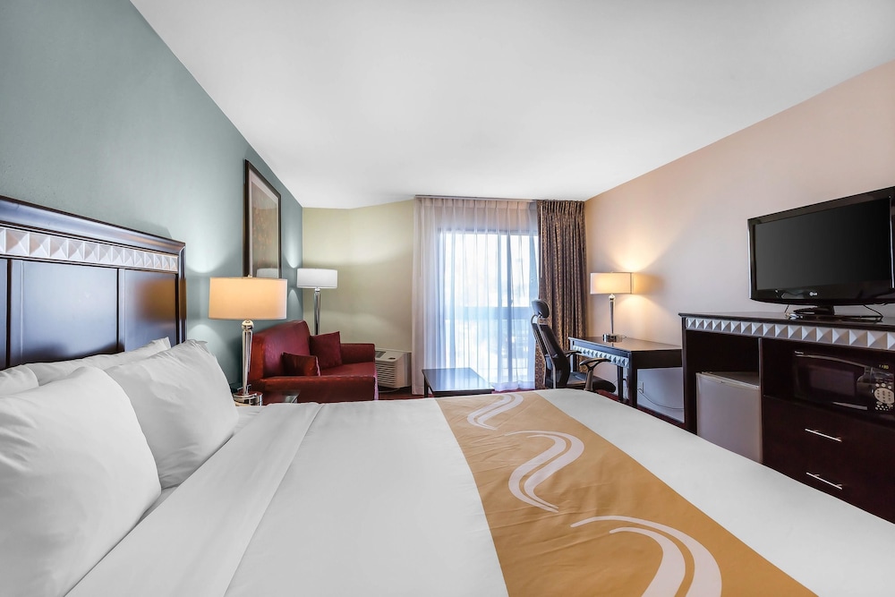 Comfort Inn & Suites Irvine Spectrum 20/49