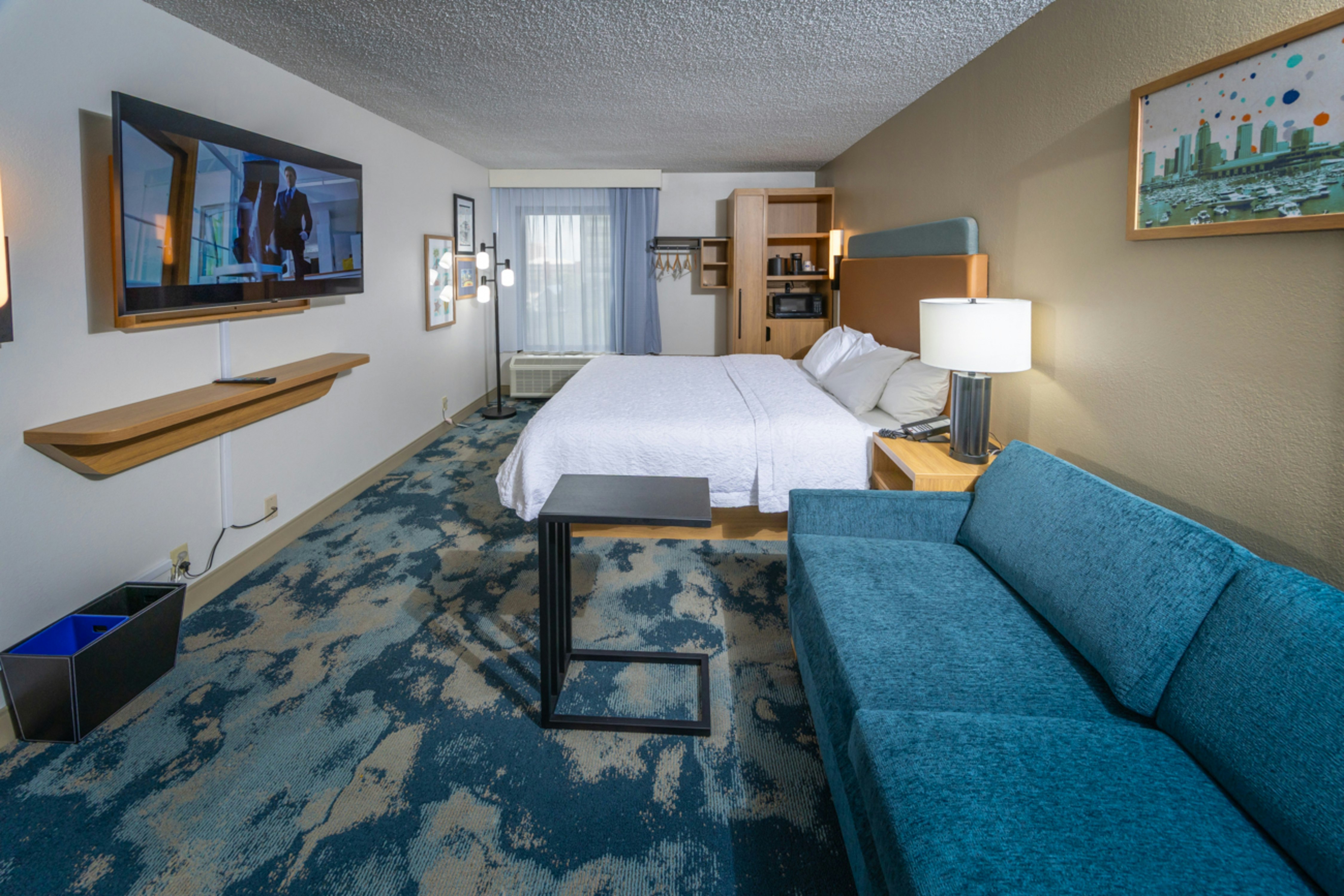 ROOM, KING BED