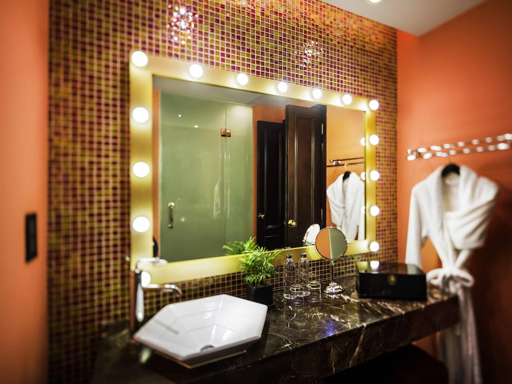 Hotel De L'opera Hanoi Mgallery By Sofitel 72/73